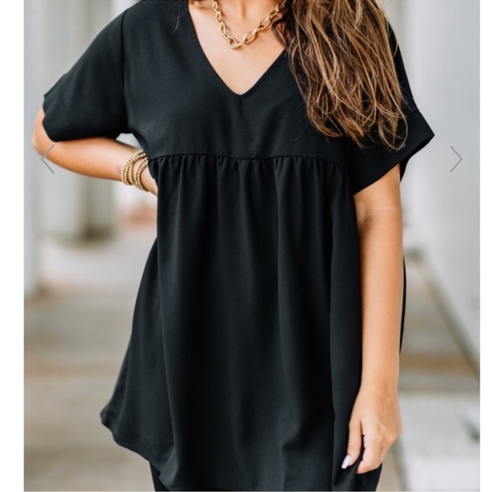 Zenana NWOT cuffed sleeve vneck babydoll black tunic length top sz XL 23” P2P